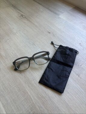 Krewe - Neville frame in gray obre